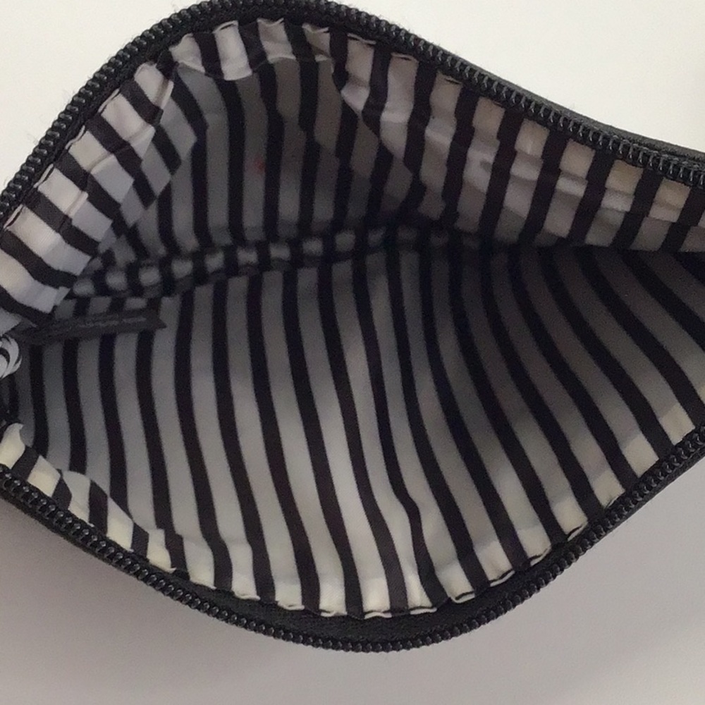 💚 Givenchy Cosmetics Bag - Picture 8 of 10